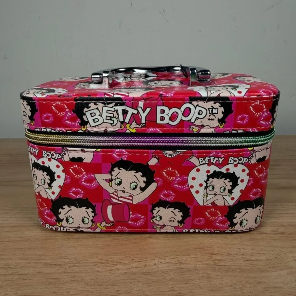 Betty Boop Makeup Bag Train Case Lips Hearts Red BP3817789AH Travel Vacation NEW